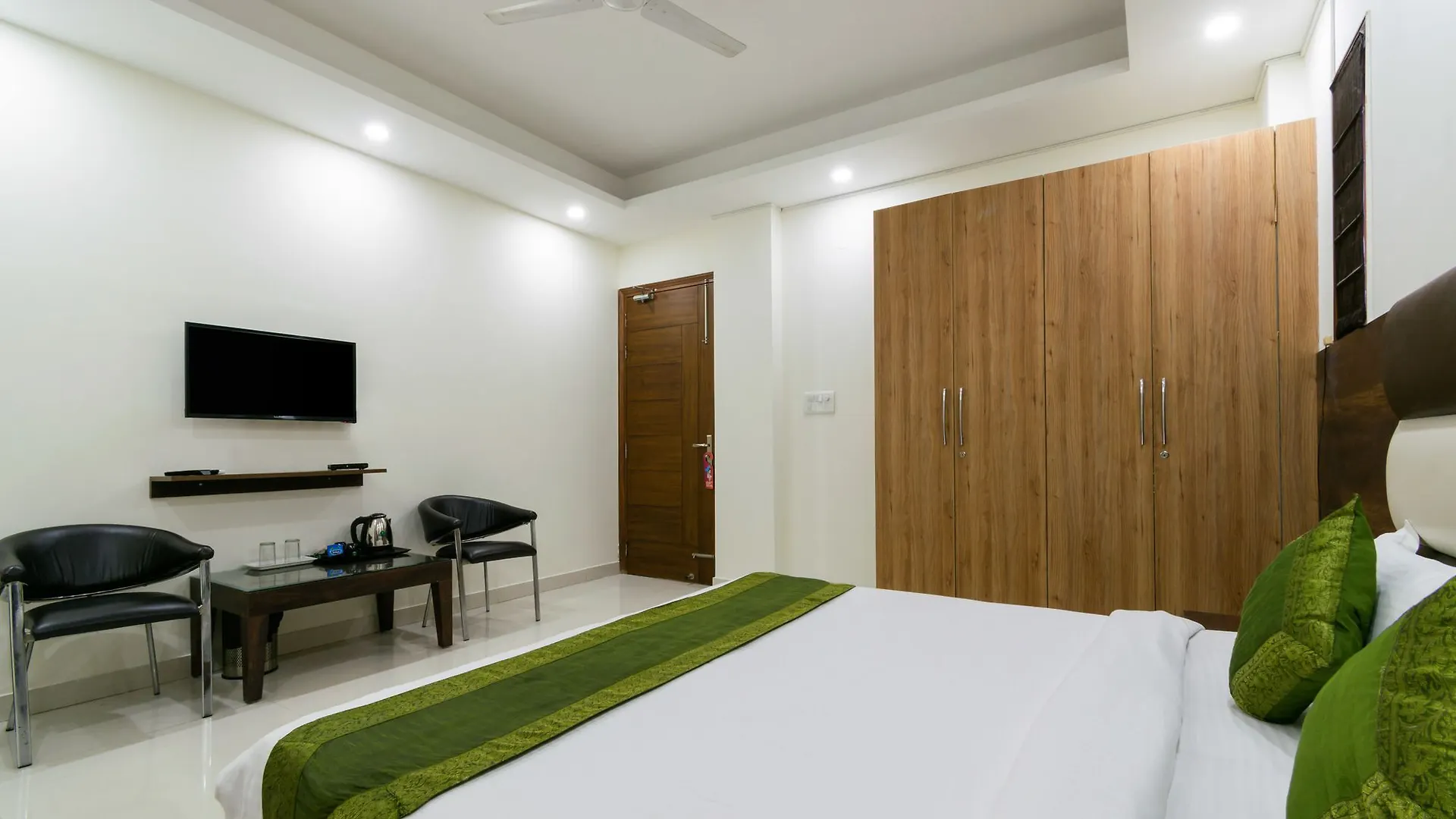 Treebo Hotel Daffodils Gurgaon India